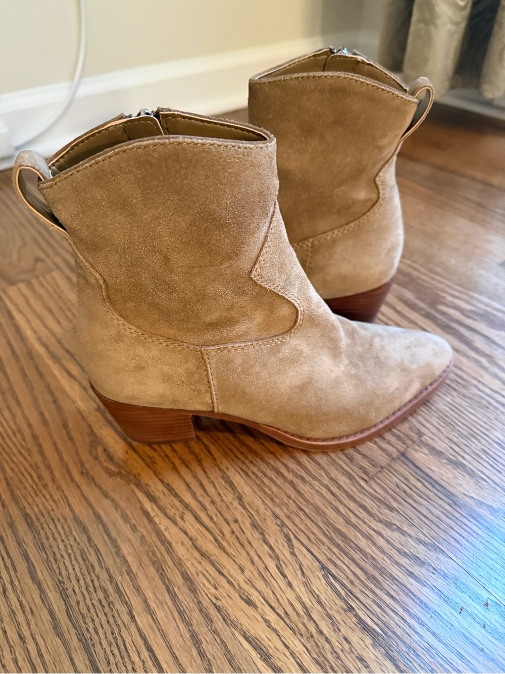 Ralph Lauren Tan Suede Ankle Booties with Side Zip Size 6 - Harpher Suede Bootie - Picture 5 of 16